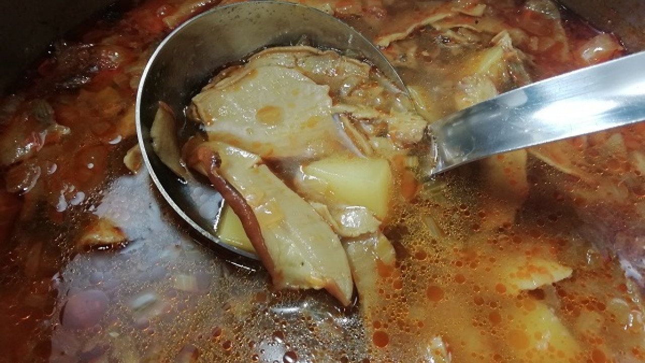 Hubová polievka so zemiakmi