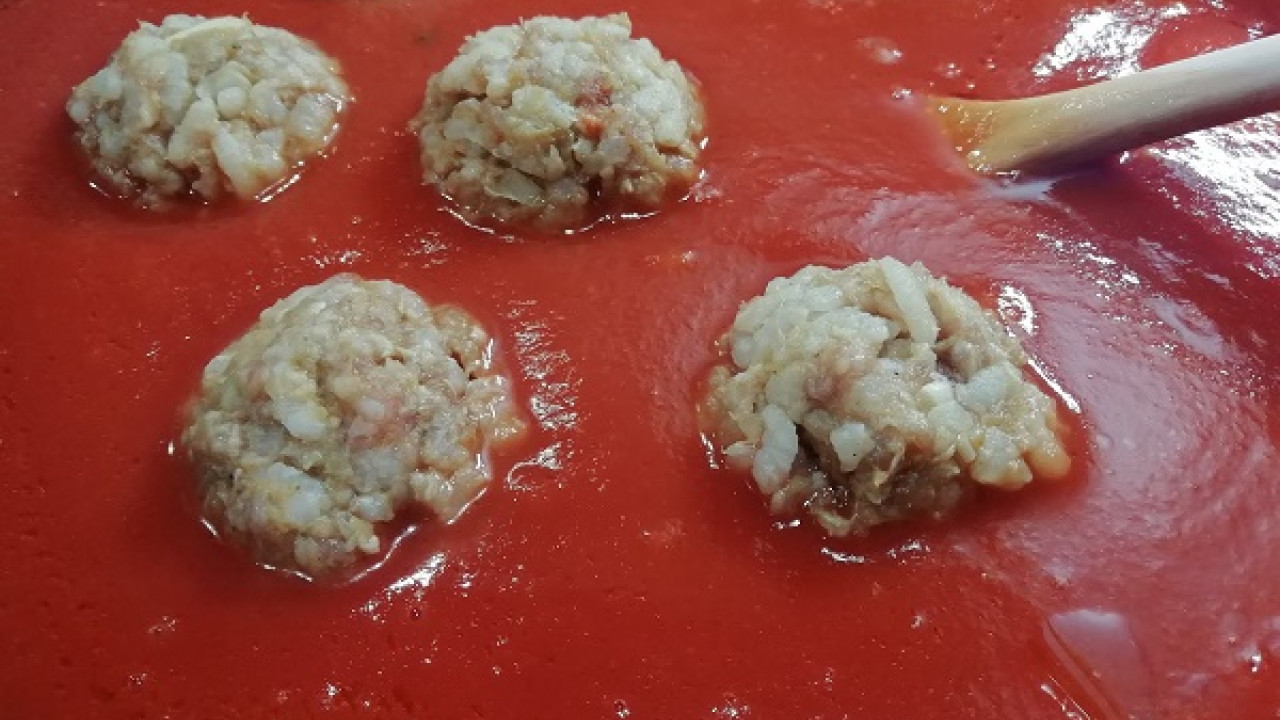 Mäsové guľky v paradajkovej omáčke varíme