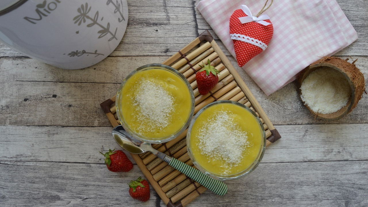 Smoothie mango avokádo