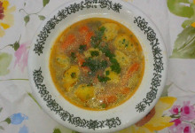 Zeleninová polievka s krupicovými haluškami