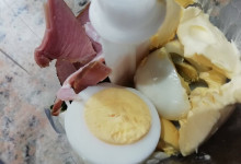 Vajíčková nátierka s údenou šunkou