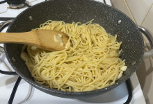 Aglio olio špagety s krevetami: Krok 5