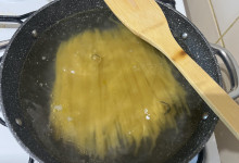 Aglio olio špagety s krevetami: Krok 1