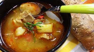 Recept na guláš so zemiakmi