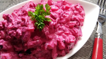 Recept na zemiakový šalát s cviklou