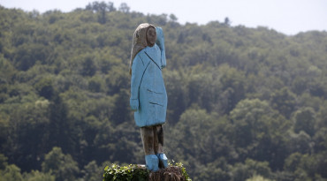 Melania Trumpová, socha