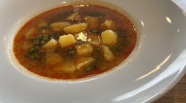 Jednoduchá zeleninová polievka so zemiakmi