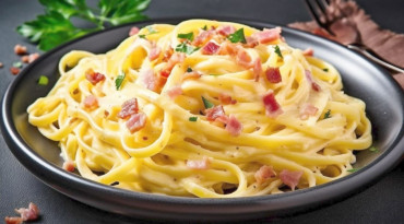 Špagety carbonara so smotanou