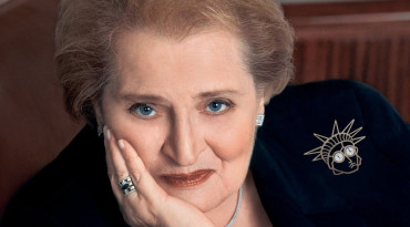 Madeleine Albrightová, brošne