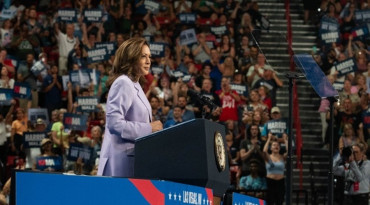 Kamala Harrisová v kampani 2024