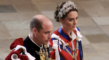 Deti Williama a Kate na korunovácii Karola III.