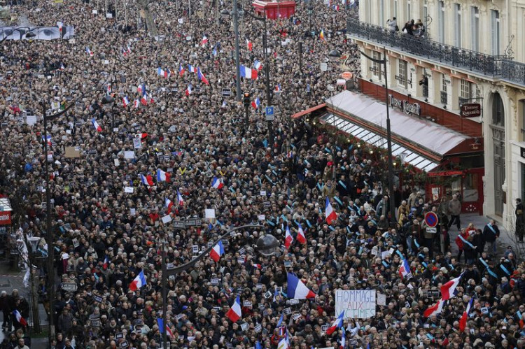 Dojíma ma, ako sa Francúzi spojili, hovorí Slovenka v Paríži