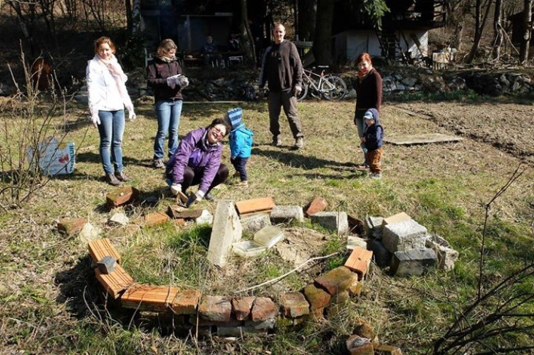 Dobrovoľníctvo oslovuje ženy aj mužov. Hodiny týždenne pracujú zadarmo