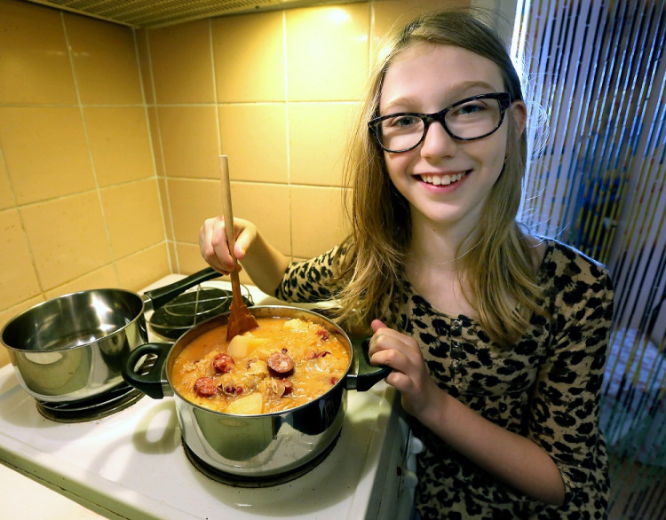 Najobľúbenejšia kapustnica s klobásou, recept od starej mamy aj pre deti