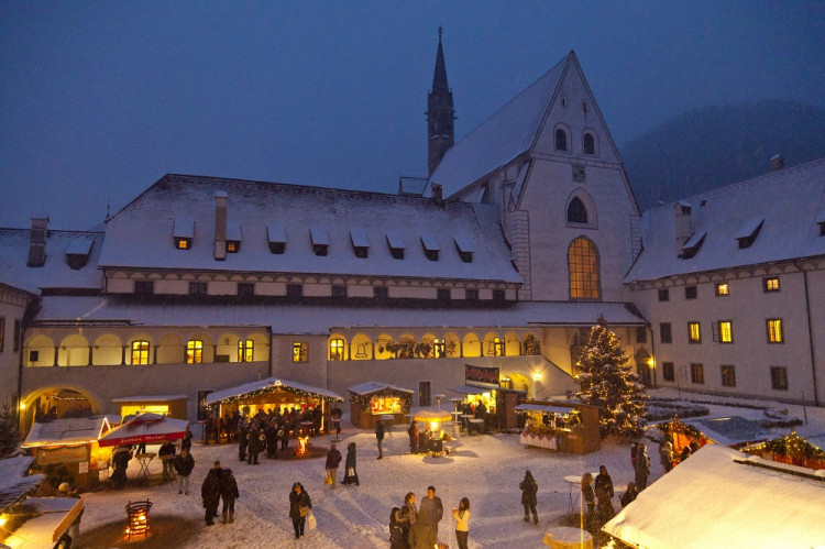 Navštívte vianočnú dedinku na zámku Schloss Hof