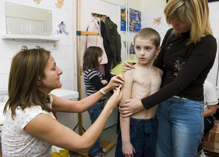 Povinné vakcíny pre malé deti sú výsledkom nekoncepčnej práce