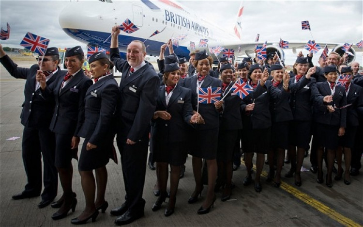 Britským letuškám dovolili nosiť nohavice