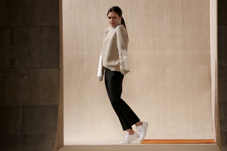 Módna dizajnérka Victoria Beckham oslovila v New Yorku ženskou kolekciou
