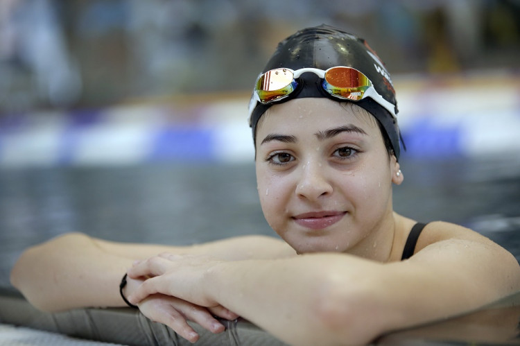 Sýrska plavkyňa zachránila čln s utečencami. Na olympiáde v Riu chce nastúpiť za tím utečencov