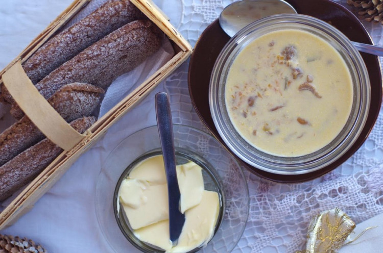 Skvelá krémová hubová polievka z čerstvých húb na kyslo, recept originál