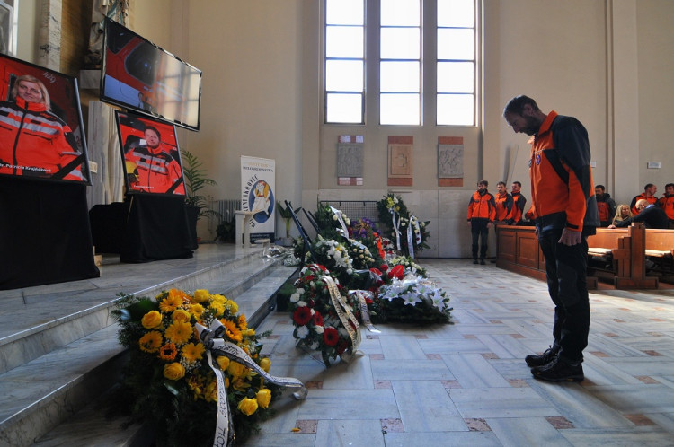 Jej pokoj pomáhal pacientom i posádke, hovoria o zosnulej Patrícii Krajňakovej jej kolegovia