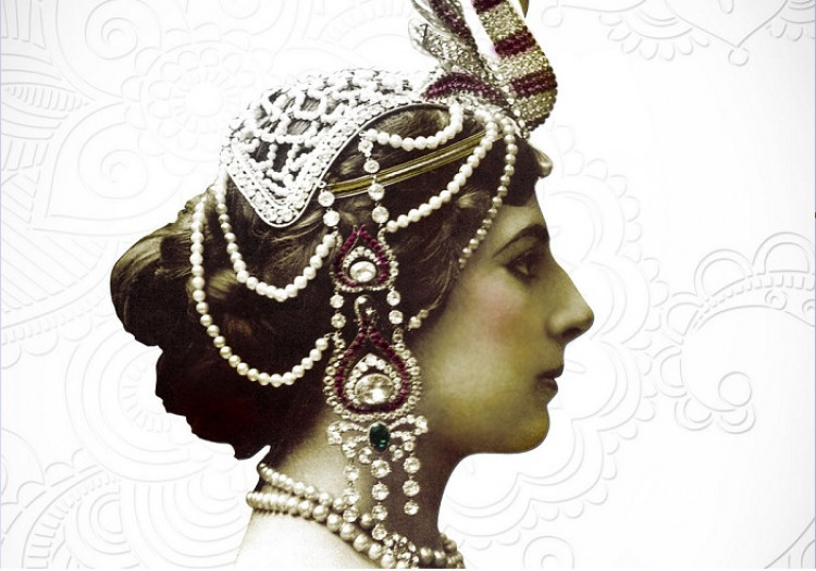 Paolovi Coelhovi vychádza nový román o živote Mata Hari