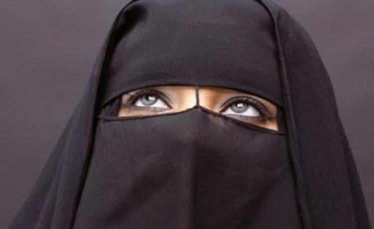 Taliban nariadil ženám, aby na verejnosti nosili burku