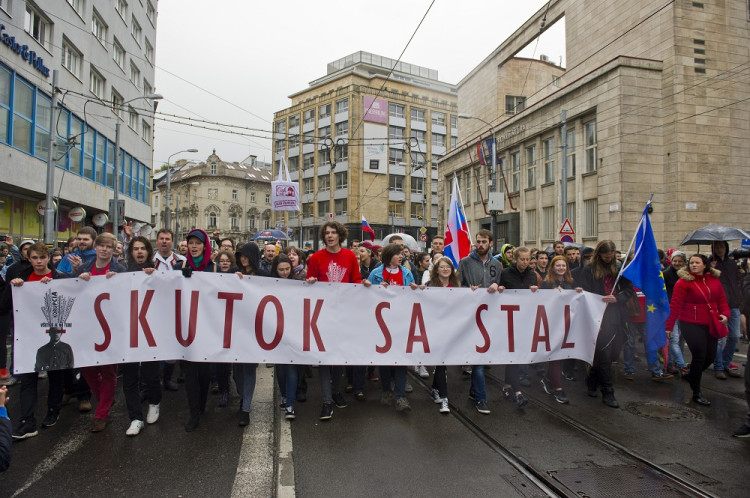 Protikorupčný pochod - naozaj tam bolo len 5000 ľudí?