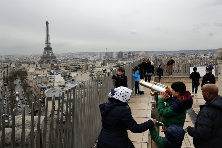 Paríž je farebný a to nie je hanba