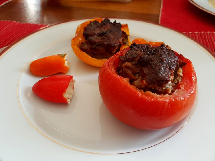 Výborná plnená paprika bez ryže pečená v rúre, RECEPT po francúzsky