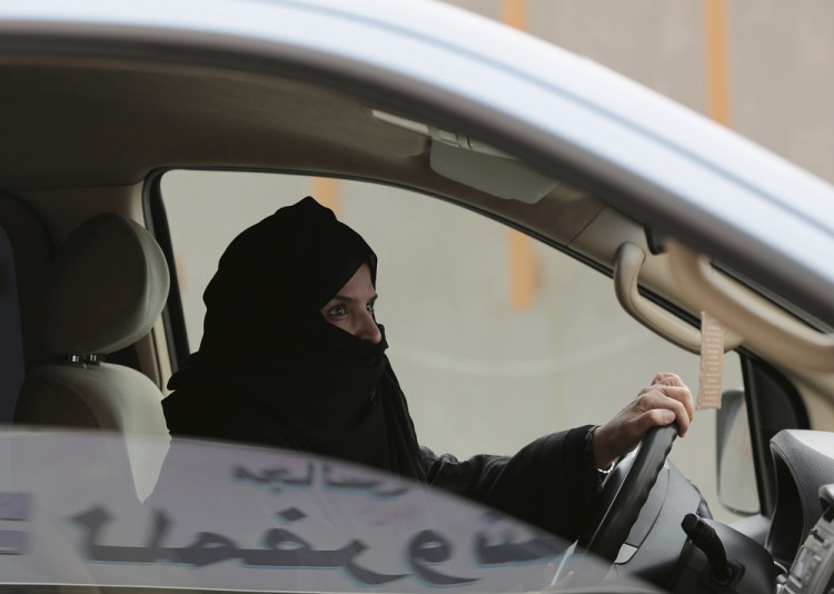 Saudská Arábia dovolí ženám šoférovať, doteraz ich za to trestala
