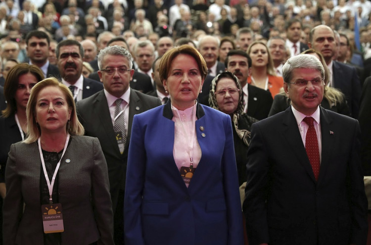 Exministerka vnútra Aksenerová vyzýva Erdogana vo voľbách, založila novú stranu