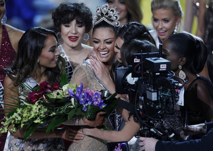 Nová Miss Universe Juhoafričanka Nel-Petersová kritizovala nízke platy pre ženy
