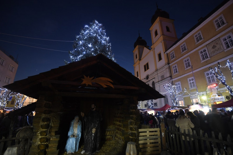 Vianočné trhy chránia zátarasy, prvý raz ich majú aj slovenské mestá
