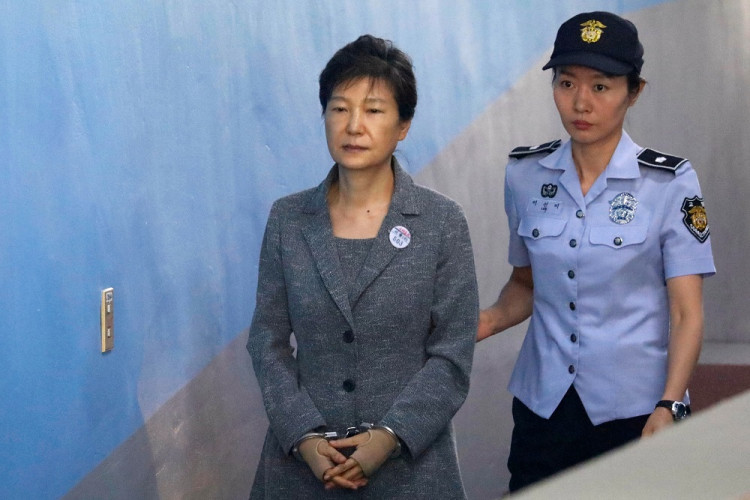 Bývalú juhokórejskú prezidentku odsúdili na 24 rokov väzenia