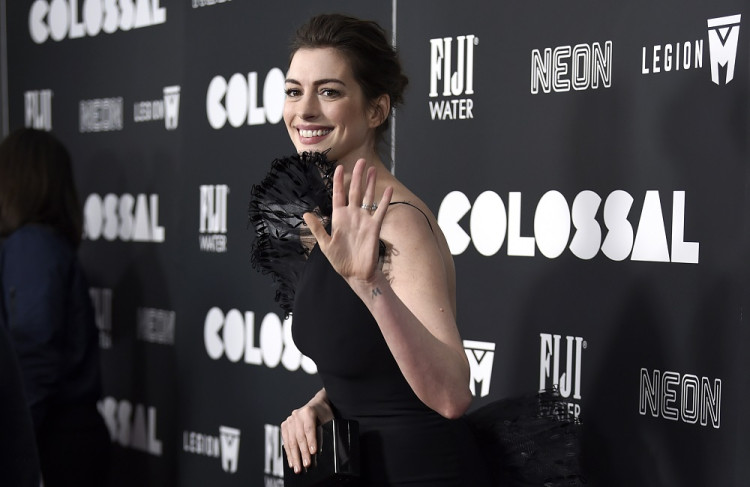 Anne Hathaway odkazuje tým, čo ju chcú urážať: Priberám dobre