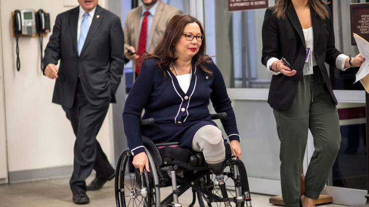 Vojnová veteránka na vozíčku je prvou senátorkou, ktorá porodila v úrade