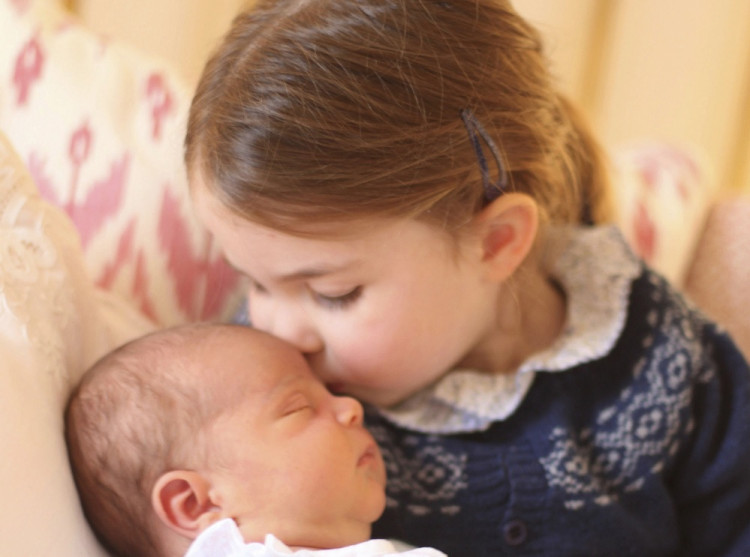 Trojročná princezná Charlotte má krásnu fotku s najmladším Louisom