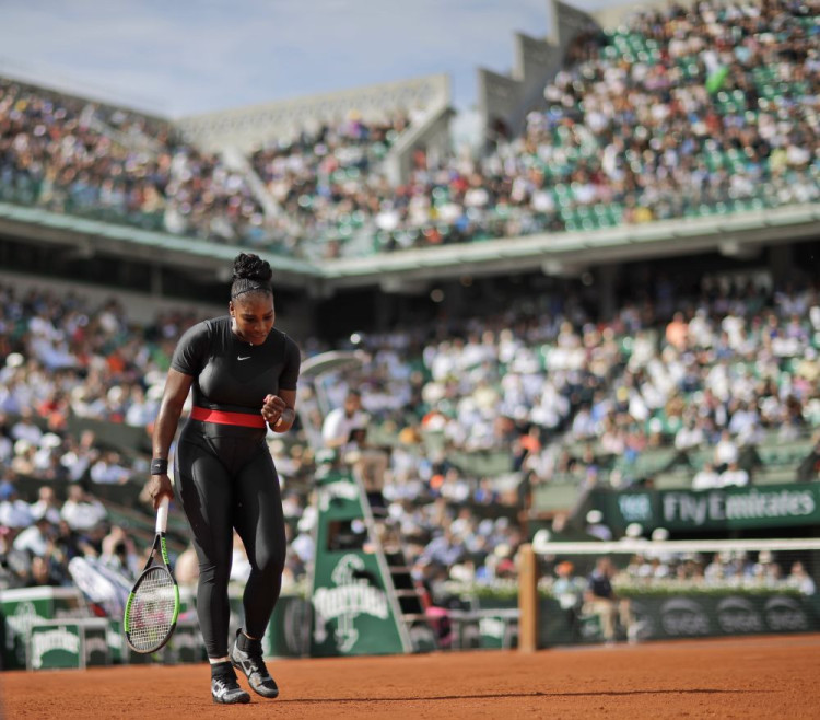 Serena Williamsová hrala v mačacom úbore, aby podporila všetky mamy