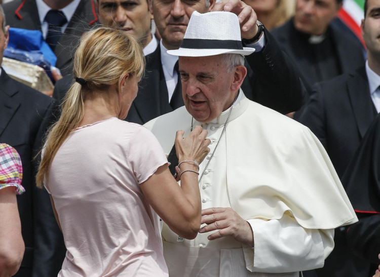 Pápež podporil "legitímne" požiadavky na rovnosť žien v cirkvi