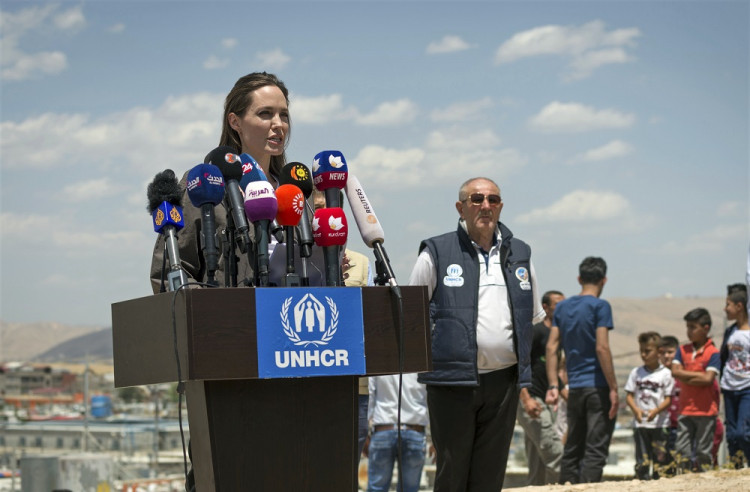 Angelina Jolieová bola zhrozená, keď navštívila utečencov v Iraku