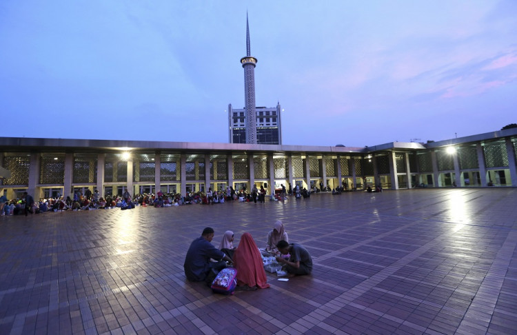 Žene prekážal hluk z mešity, teraz ju súdia za bohorúhačstvo