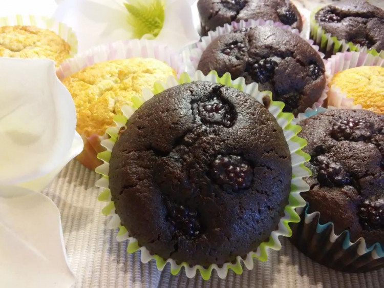 Výborné kakaové muffiny, jednoduché s ovocím. Zdravý RECEPT