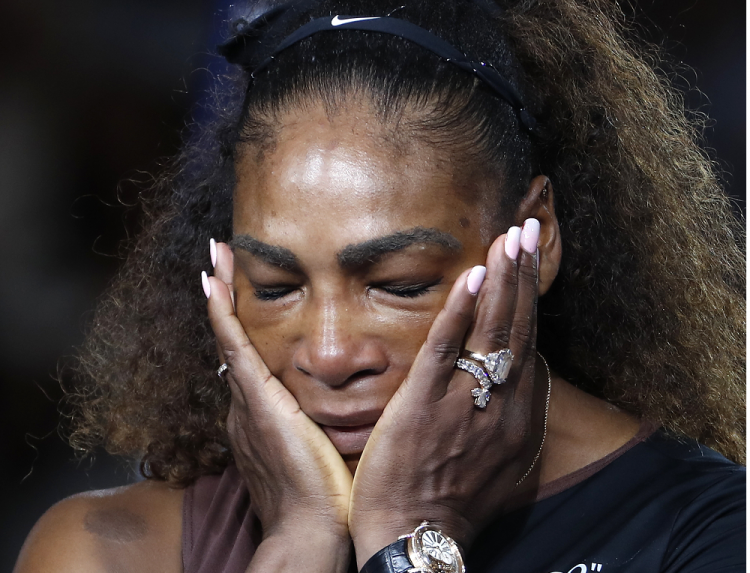 Serena Williamsová nazvala rozhodcu sexistom, Osaková plakala