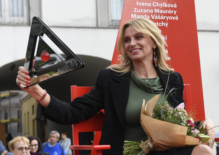 Česká herečka Ivana Chýlková dnes oslavuje 55 rokov