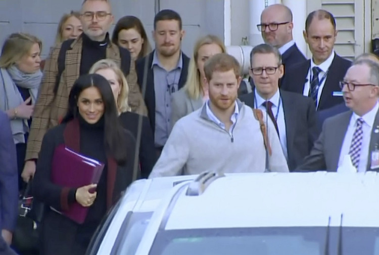 Harry a Meghan pricestovali na prvú zahraničnú návštevu