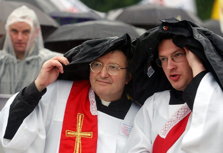 Poľskí biskupi sa ospravedlnili za sexuálne zneužívanie detí kňazmi