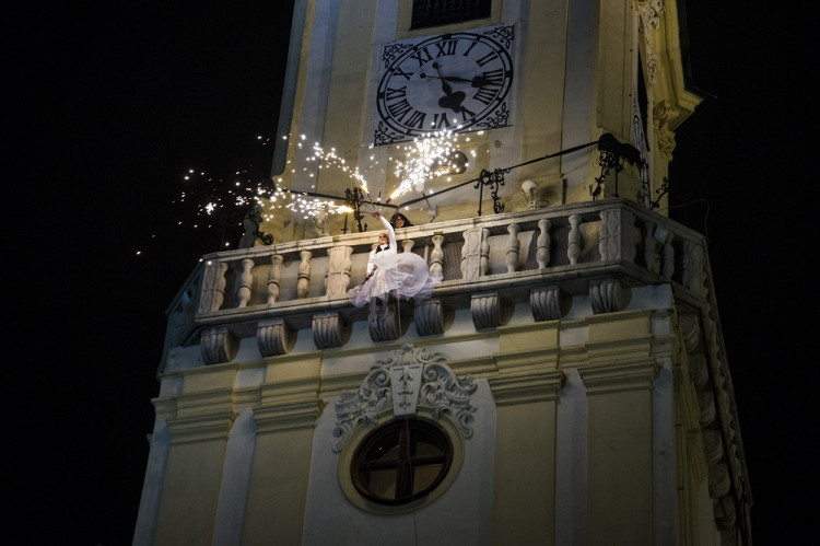 V Bratislave sa rozsvietili vianočné trhy, skončia sa dva dni pred Vianocami