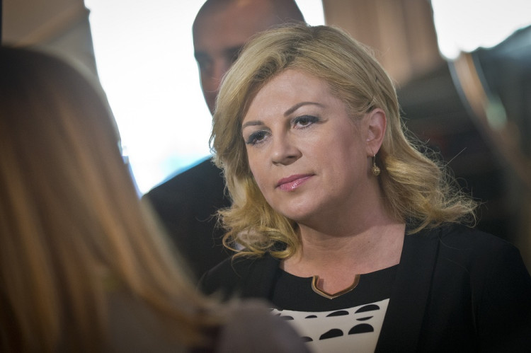 Chorvátska prezidentka v Bruseli bojovala za práva žien. Doma sa za ženy nepostaví