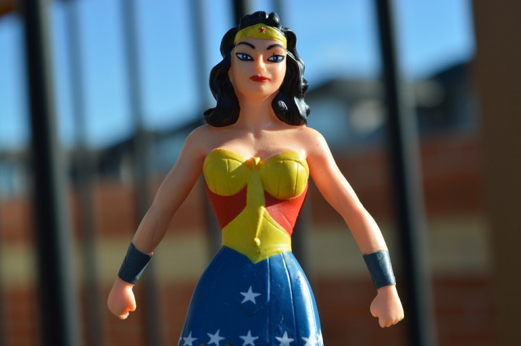 Kúpim kostým Wonder Woman, veľkosť 38